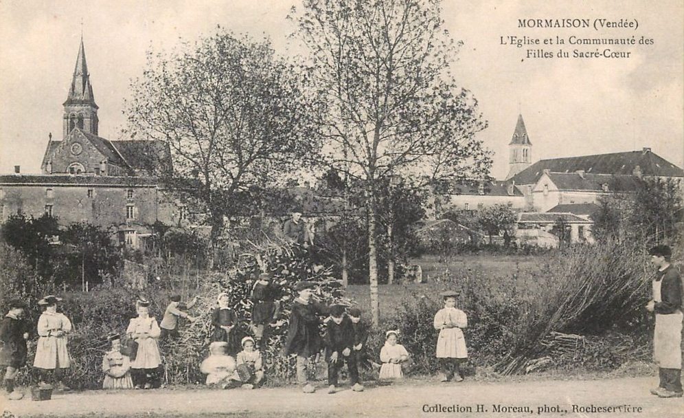 L'Eglise et la Communauté des Filles du Sacré-Coeur