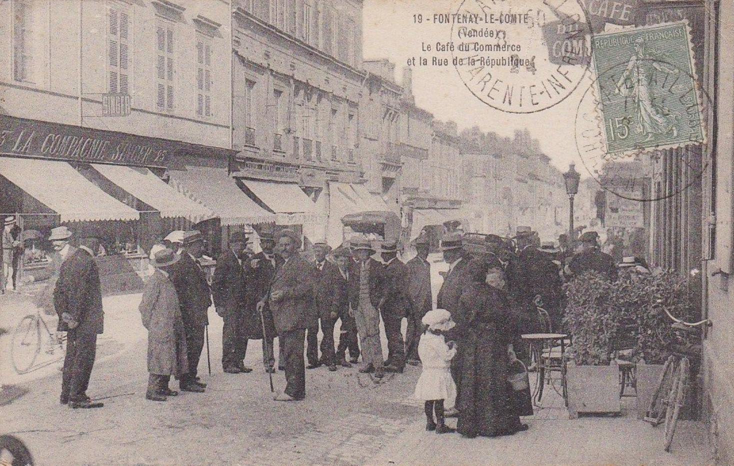 Le Café du Commerce et la Rue de la République