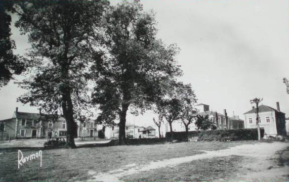 Le Langon - Vue générale place