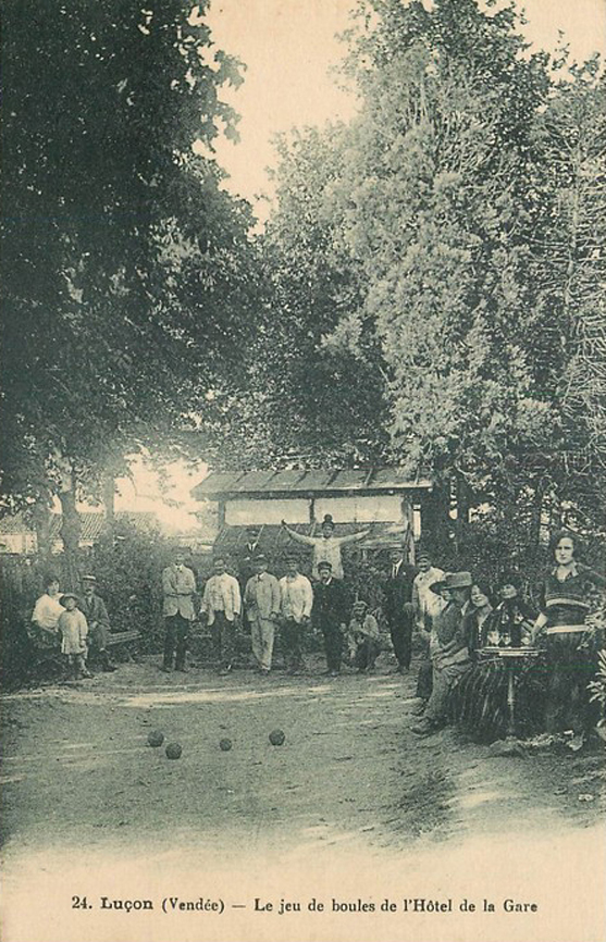 Le jeu de boules de l'Hôtel de la Gare