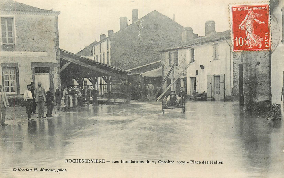 Les Inondations du 27 Octobre 1909 - Place des Halles
