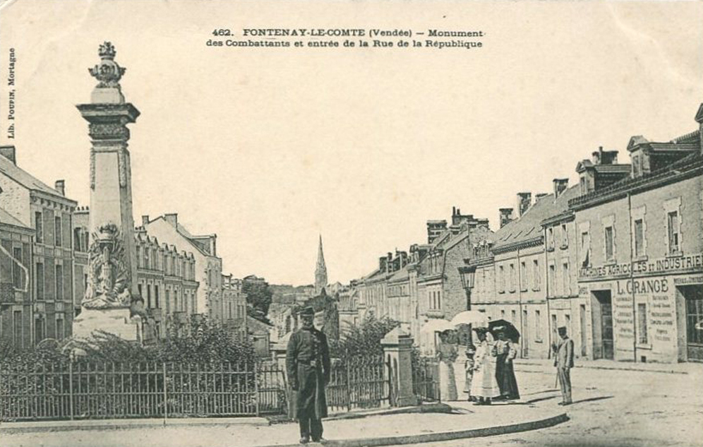 Monument des Combattants et entrée de la Rue de la République