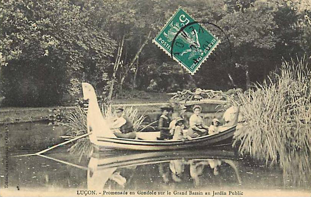 Promenade en Gondole sur le Grand Bassin au Jardin Public