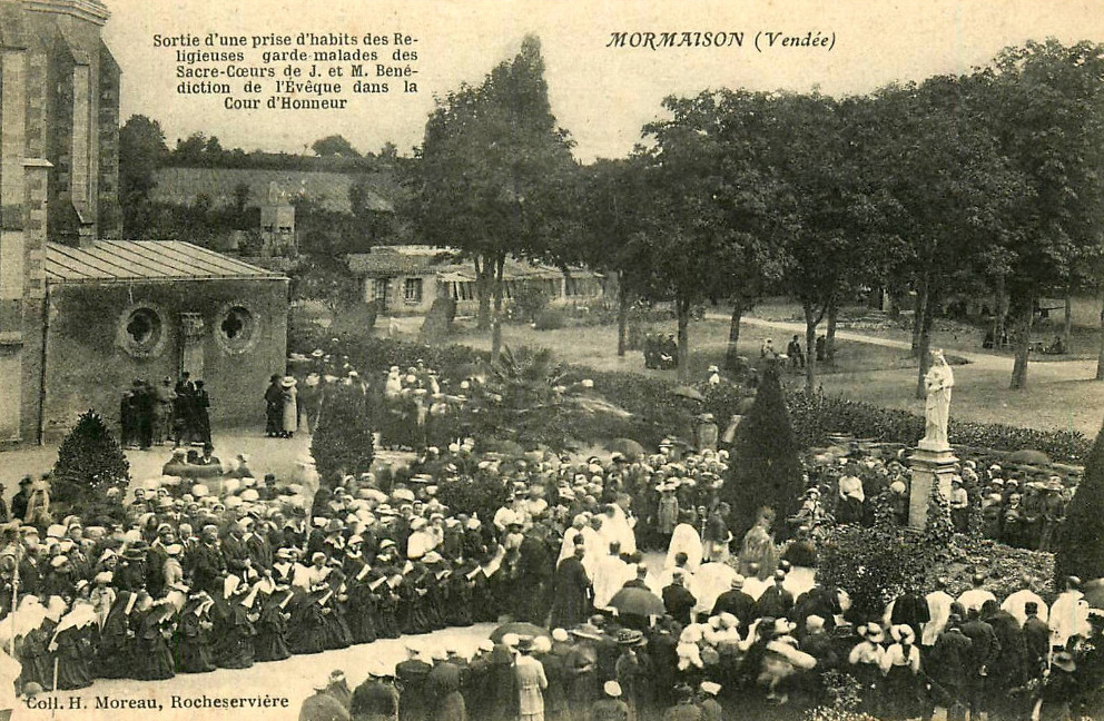 Sortie d'une prise d'habits des Religieuses