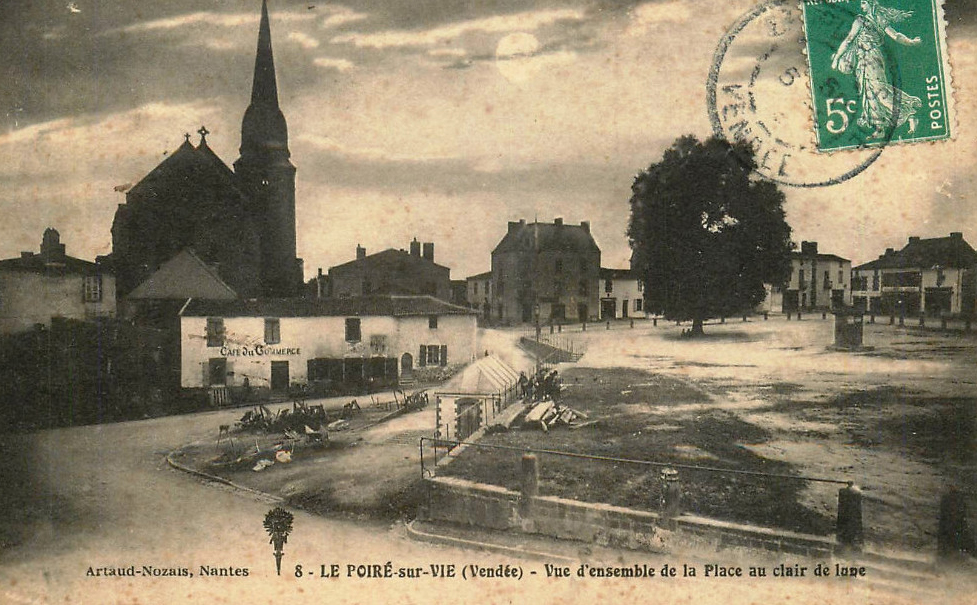 Vue d'ensemble de la Place au clair de lune